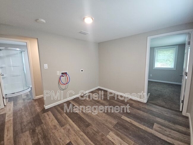 Building Photo - 3258 Peagler Plaza Rd