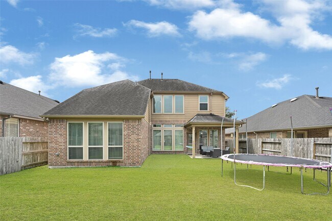 Building Photo - 29030 Davenport Dr