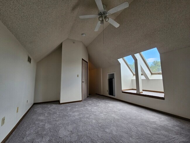 Loft Bedroom - 627 Iowa Ave