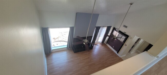 Building Photo - 11302 Meadow Lake Dr