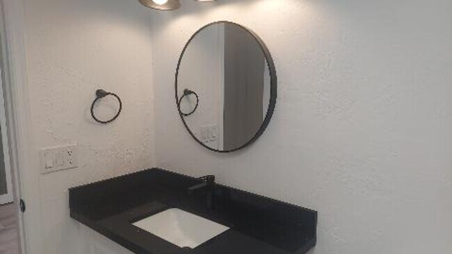 Building Photo - STUNNING SCOTTSDALE REMODEL!!
