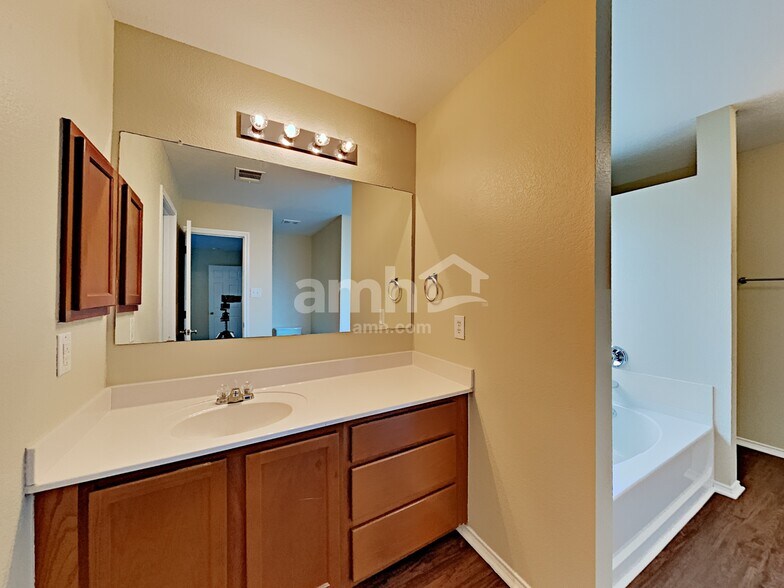 Building Photo - 12803 Salerno Way