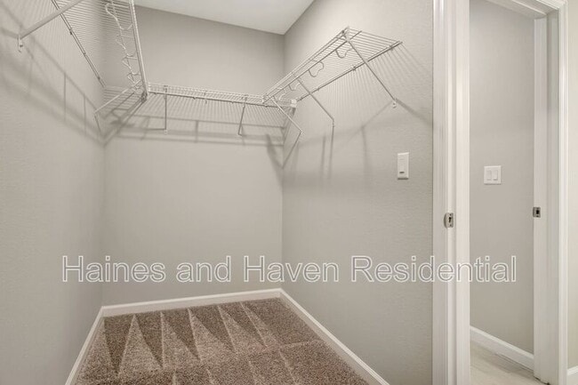 Building Photo - 840 Blue Creek Dr