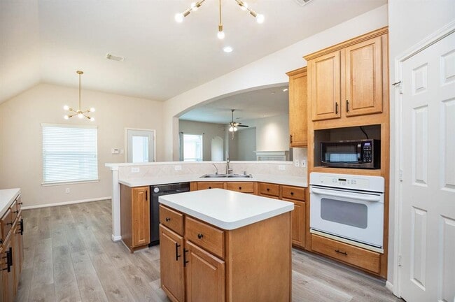 Building Photo - 2710 Falcon Knoll Ln