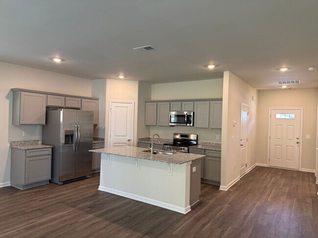 Building Photo - 317 S Lake Dr