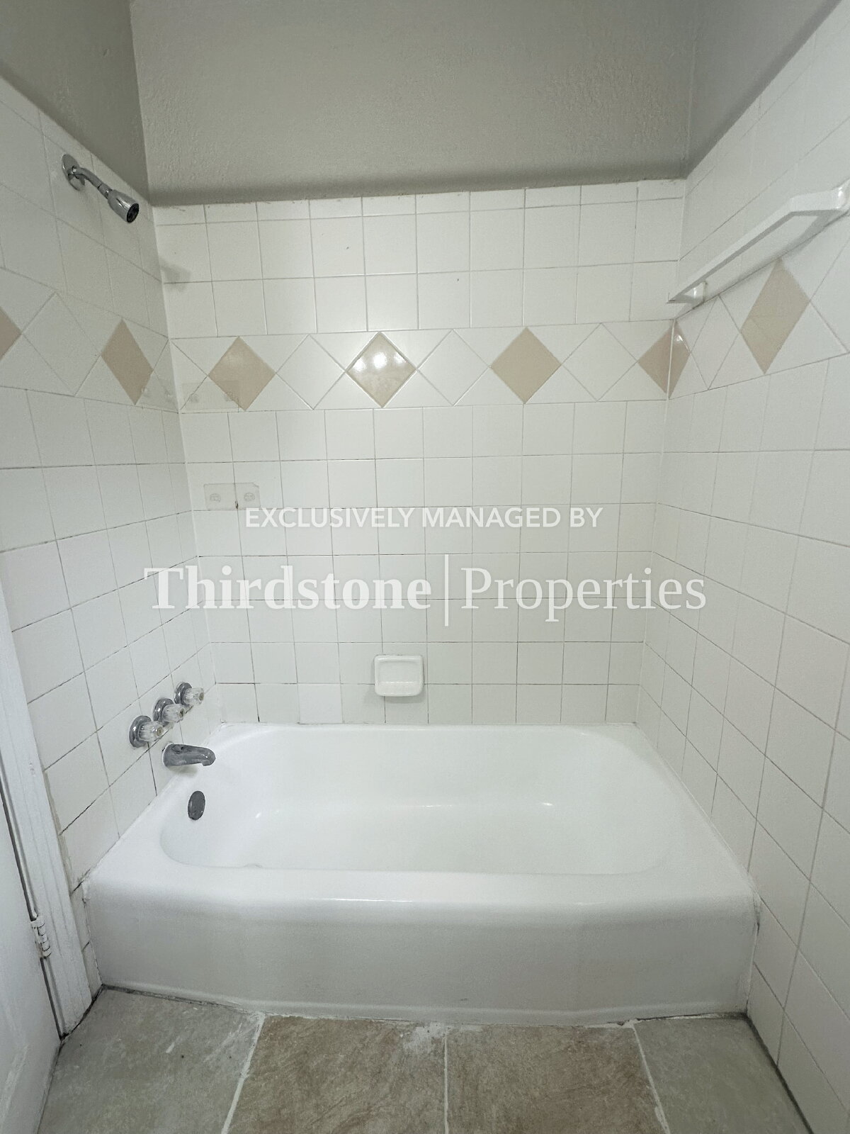 Building Photo - 1861 Bisbee St