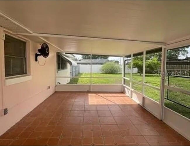 Building Photo - 1305 Carr Dr