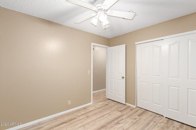 Building Photo - 4453 E Wildwood Dr