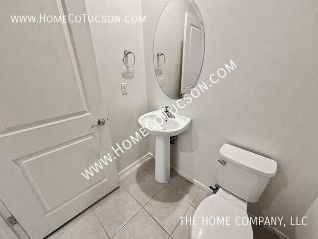 Building Photo - 7108 S Via Gaucho Viejo