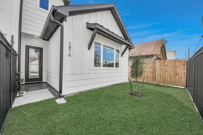 Building Photo - 1816 West St