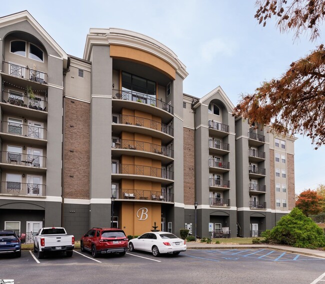 Building Photo - 1001 S Church St