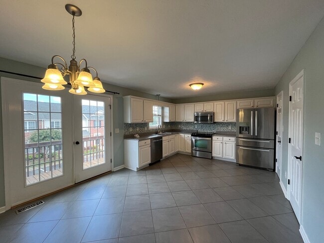 Building Photo - Townhouse at Wellington in Wyndhurst