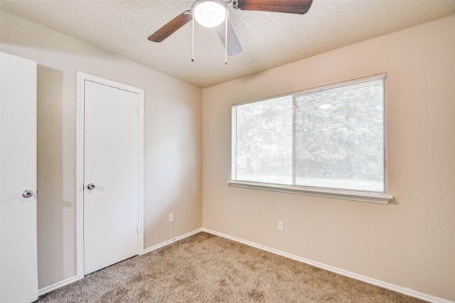 Building Photo - 13106 Townwood Dr