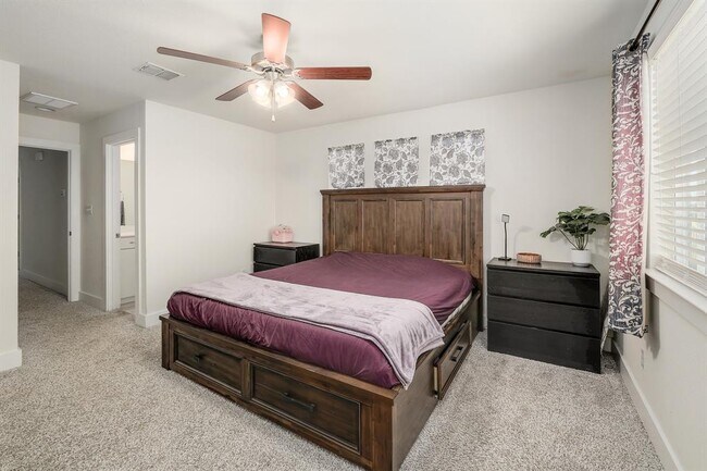 Building Photo - 204 Furlong Dr