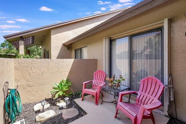 Building Photo - 2242 NW 39th Ave