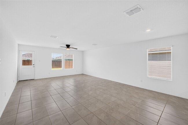 Building Photo - 320 Dewberry St