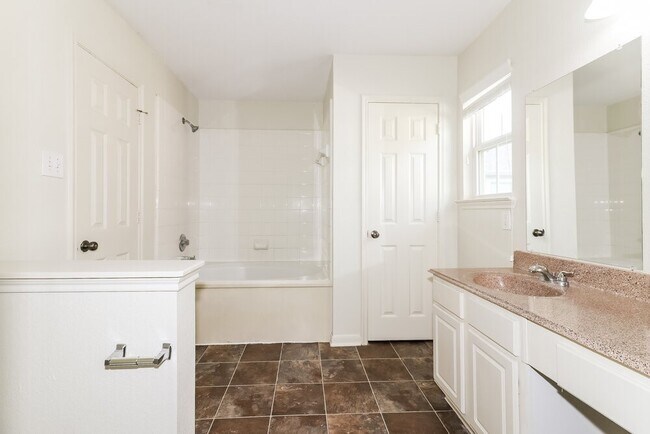 Building Photo - 2727 Skyview Grove Ct