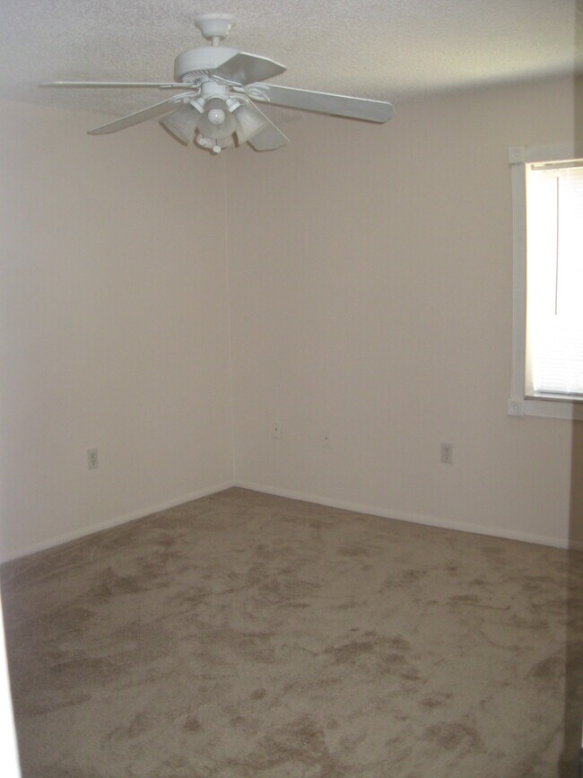 Building Photo - 11538 7th Ln N