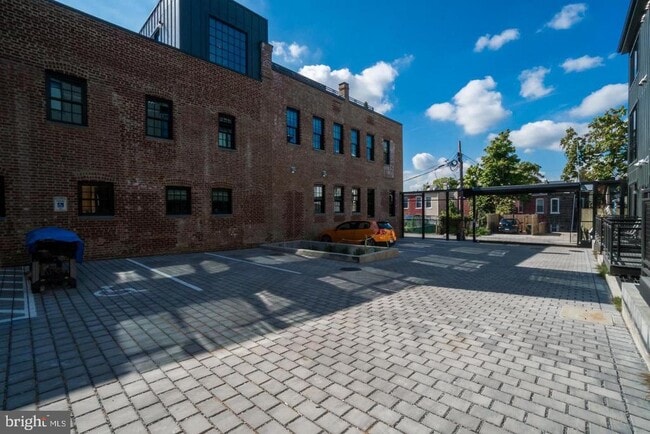 Building Photo - 774 Girard St NW