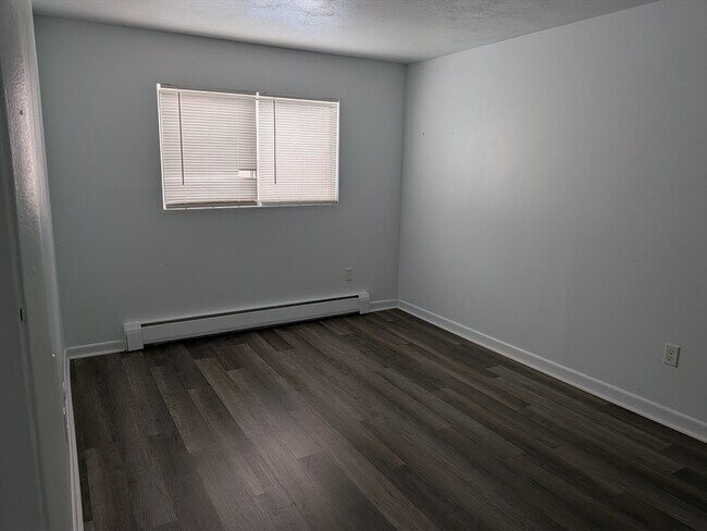 Building Photo - 83R Hobart St