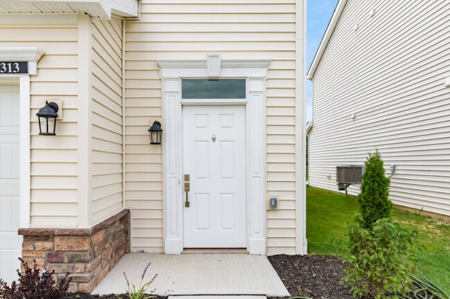 Building Photo - 313 Lenell Lp