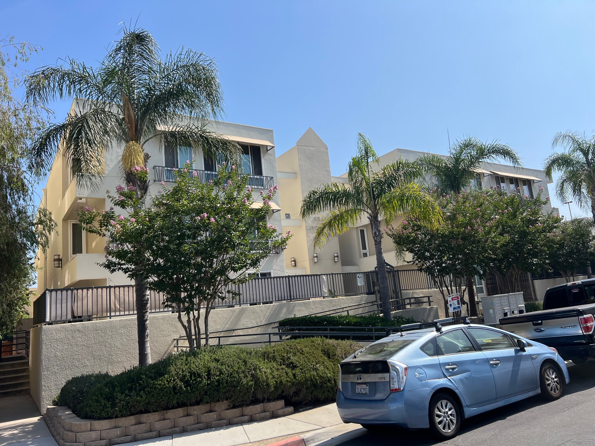 Front - 5540 Lindo Paseo