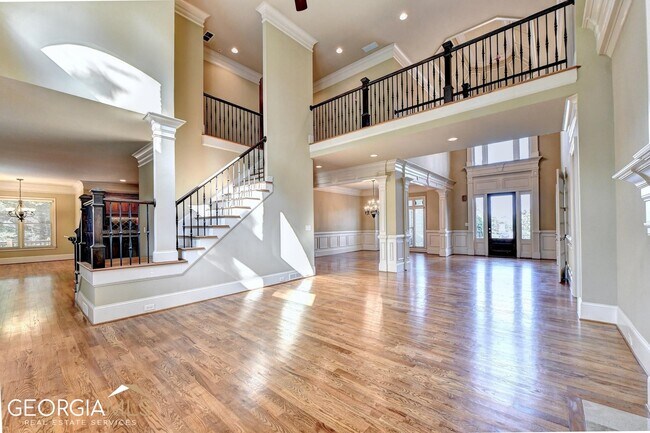 Building Photo - 8920 Doral Dr