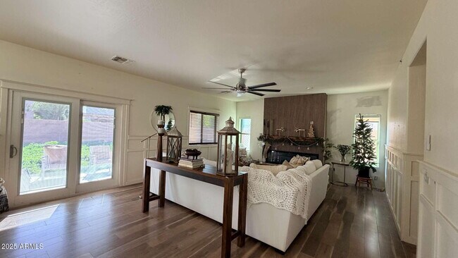 Building Photo - 45105 W Horse Mesa Rd