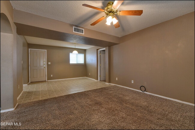 Building Photo - 3404 Blue Earth Ln