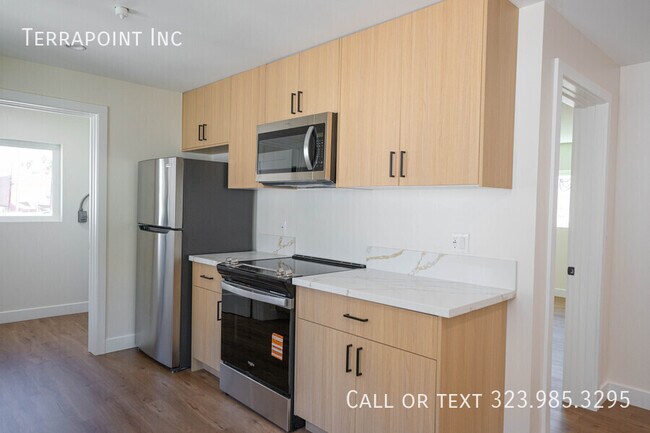 Building Photo - 1034 Westmoreland Ave