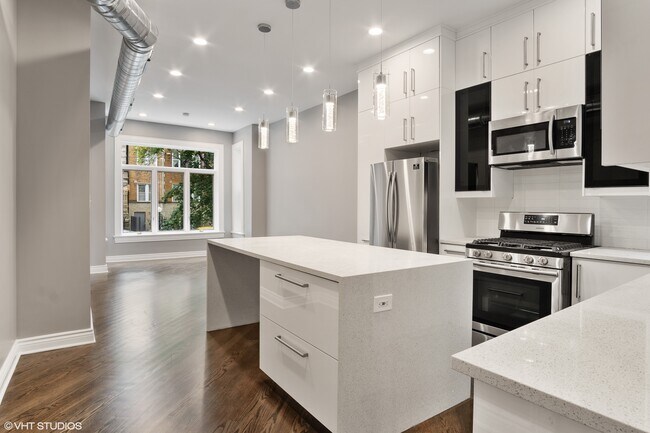 Building Photo - 608 W Arlington Pl
