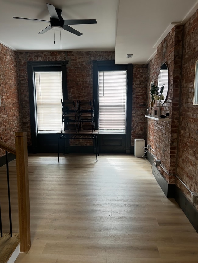 Building Photo - 1861 Menard St