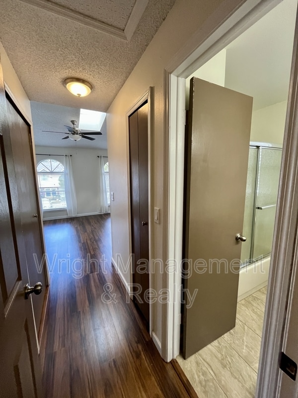 Building Photo - 7618 Colonial Ct