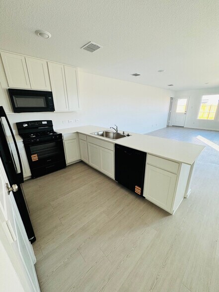 Building Photo - 3931 Selawik St