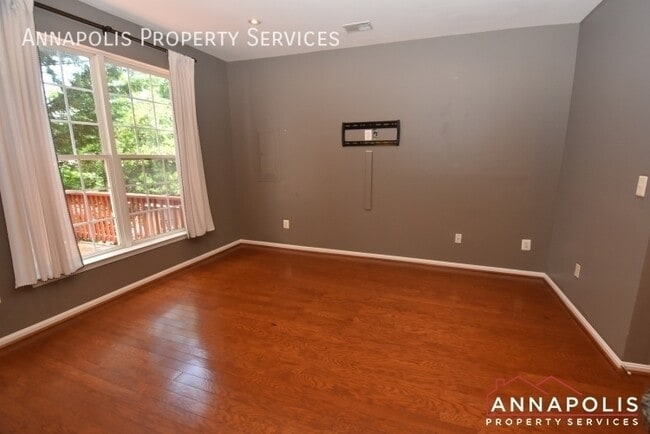Building Photo - 37 Harbour Heights Dr