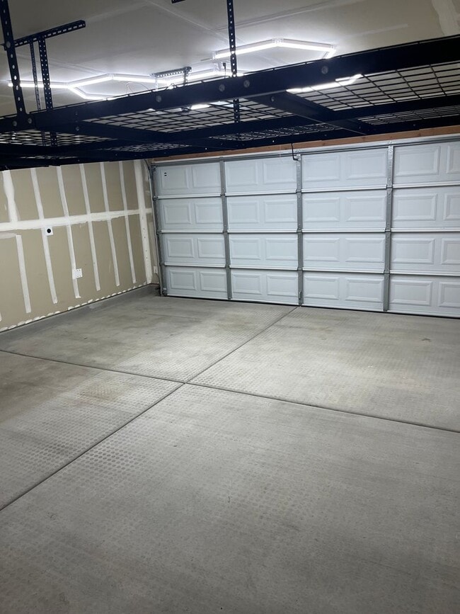 Building Photo - Beautiful 4 Bedroom 3 Bathroom home in the highly desired neighborhood at Canyons at Whetstone in...