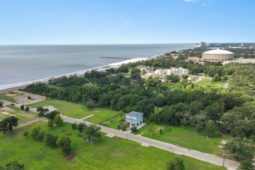 Building Photo - 139 Brady Dr