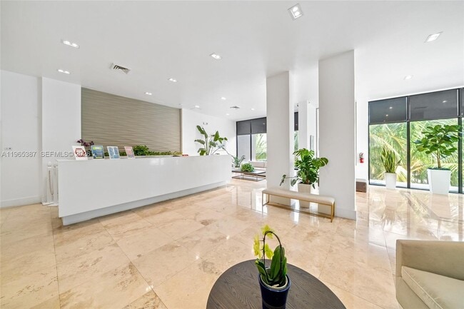 Building Photo - 2101 S Ocean Dr