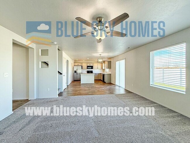 Building Photo - 853 Harpy Ave