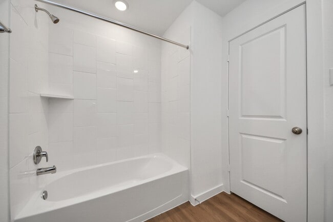 Building Photo - 9106 Serene Hvn Dr
