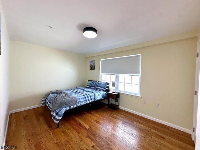 Building Photo - 453-455 Washington Street Unit 3