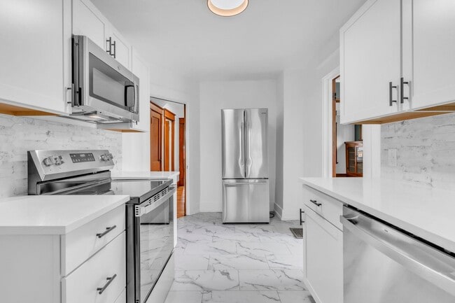 Building Photo - 2 Bed 1 Bath in Rochester, PA