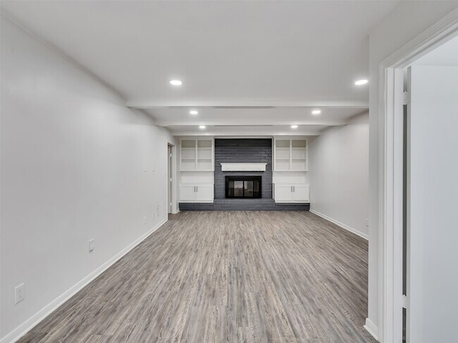 Building Photo - 4023 Laverock Rd