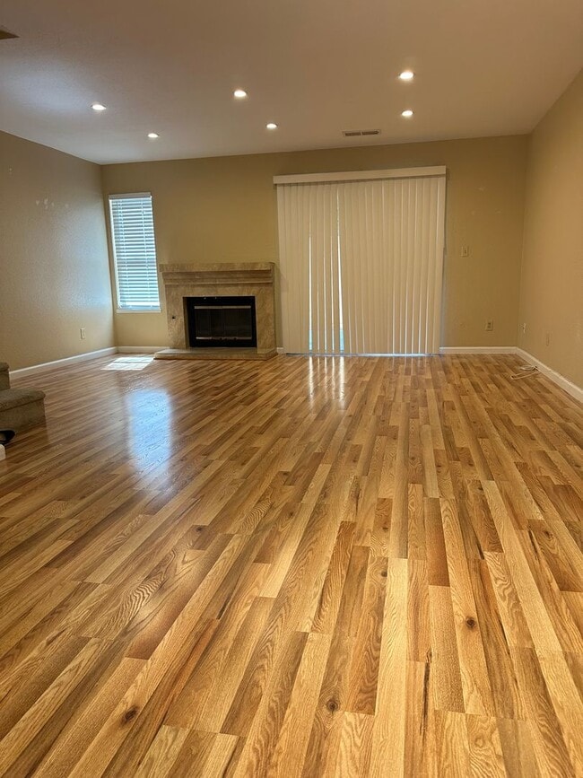 Building Photo - Stunning Condo in Turlock available for im...