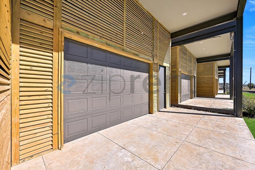 Building Photo - Unit