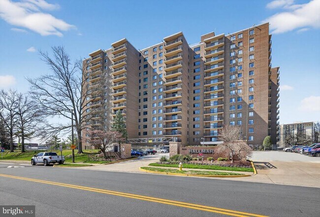 Building Photo - 200 N Pickett St