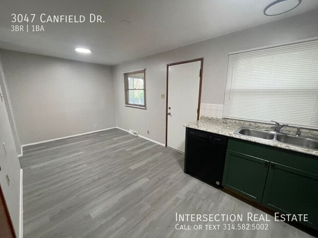 Building Photo - 3047 Canfield Dr