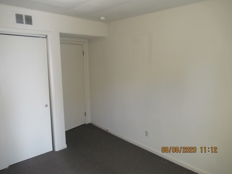 Building Photo - 419 E 12th St