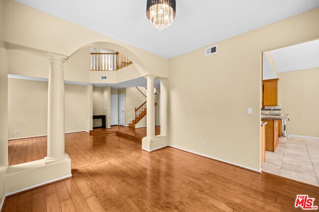 Building Photo - 18639 W Nathan Hill Dr