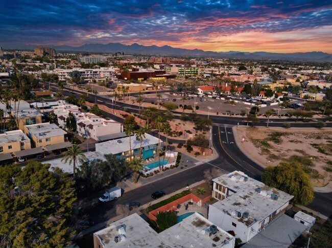 Building Photo - 6935 E 4th St